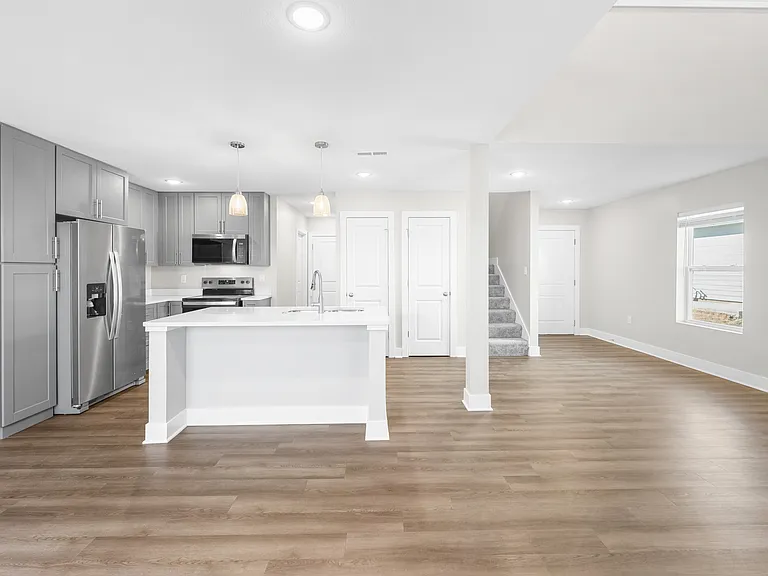 2707 Amelia Ln — Photo 2