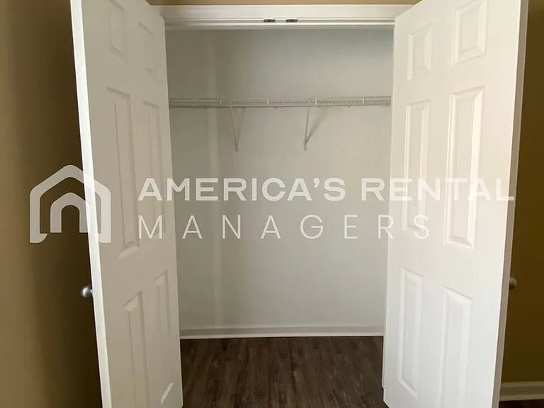 525 Fox Run Cir — Photo 14