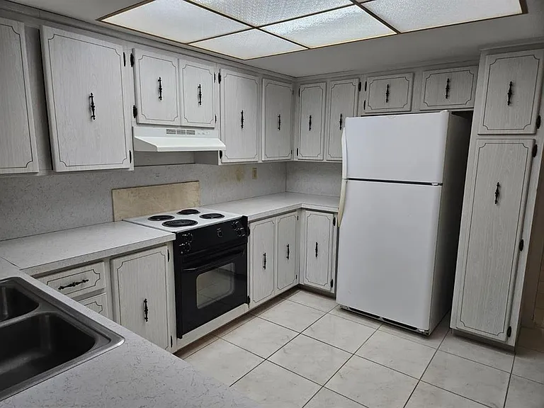 7904 NW 70th Ct #1-2 — Photo 16