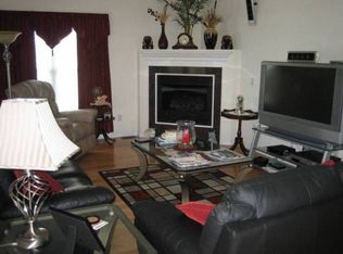 51 Ashburton Dr, Cranston, RI 02921