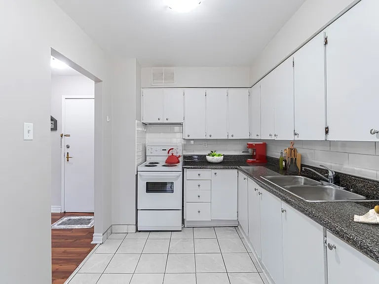 5521 Drummond Rd — Photo 11