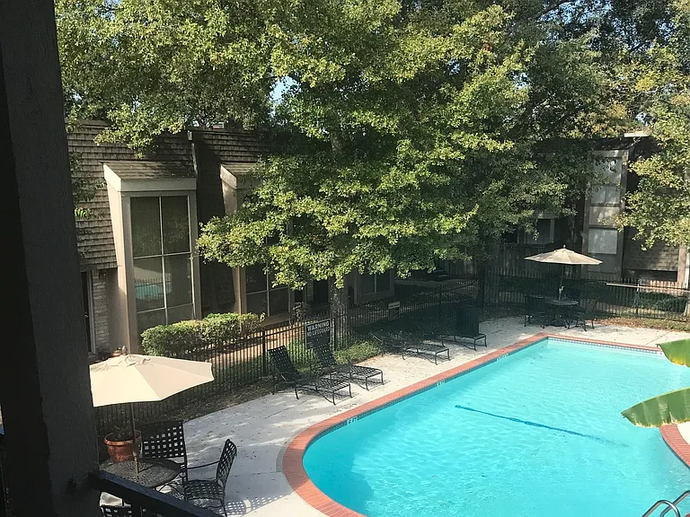 The Crest Apartments — Photo 27