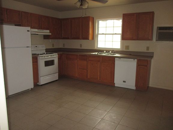 2nd image of 21503 Bremo Ave