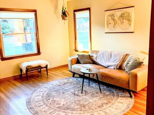 211 Montgomery Ave #1