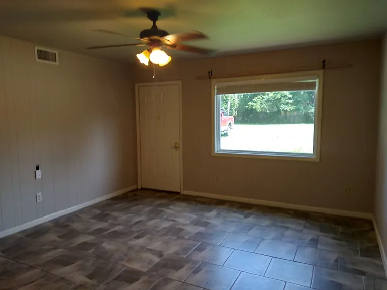 201 Tucker Inn — Photo 26