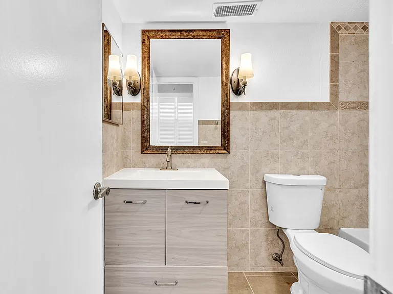 1291 NW 13th St #445D — Photo 36