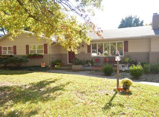 2638 E Crestview St, Springfield, MO 65804