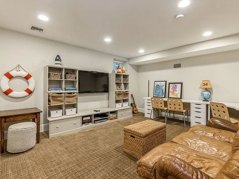 18 Cedar Dr — Photo 17