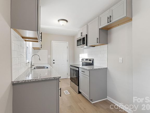 5th image of 364 Leafmore Dr