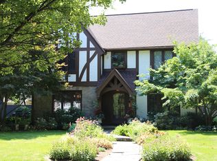 61 Edgemoor Rd, Rochester, NY 14618