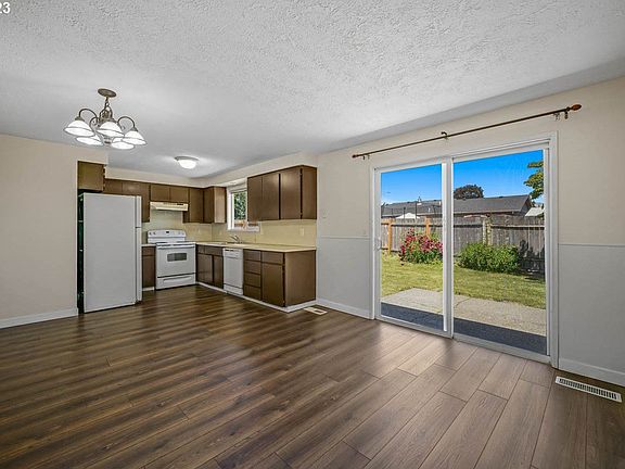3rd image of 4569 Agate Dr SE