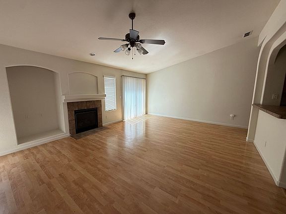 5th image of 3165 Poppy St