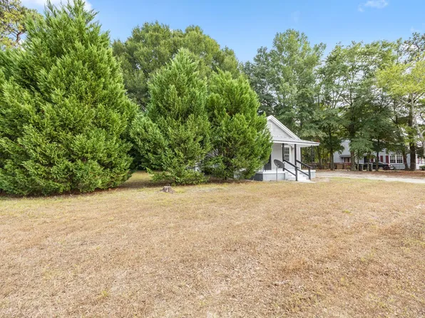 1601 Camden Rd, Fayetteville, NC 28306