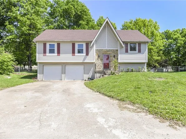 15906 W 154th Ter, Olathe, KS 66062