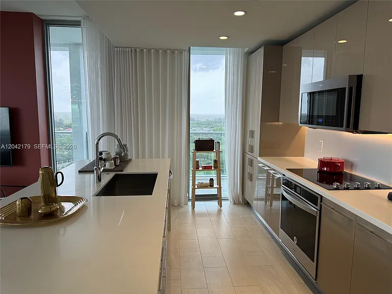 2000 Metropica Way #903 — Photo 7