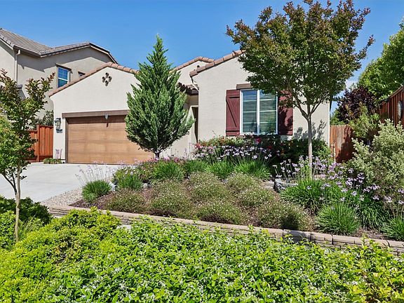 4th image of 2140 Garnet Way