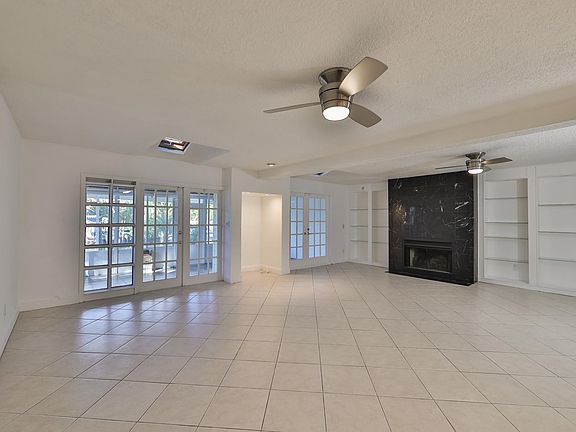 3rd image of 8709 Bay Pointe Dr