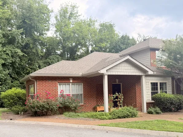 402 Cashmere Dr, Thompsons Station, TN 37179