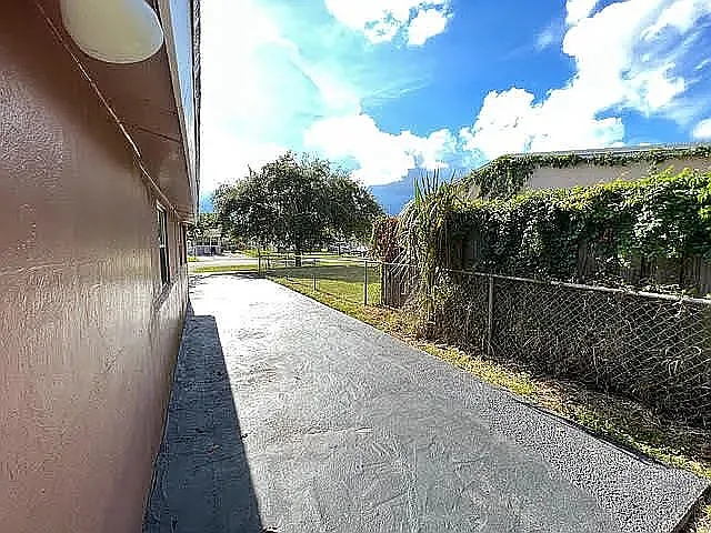 1 bed, $300 — Photo 3