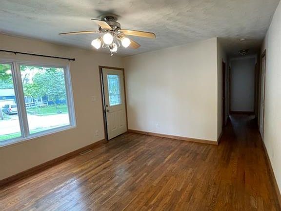 4th image of 239 W Garland Ave
