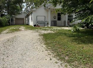 524 Dempsey St, Creve Coeur, IL 61610