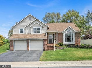 224 Mason Dr, Ephrata, PA 17522