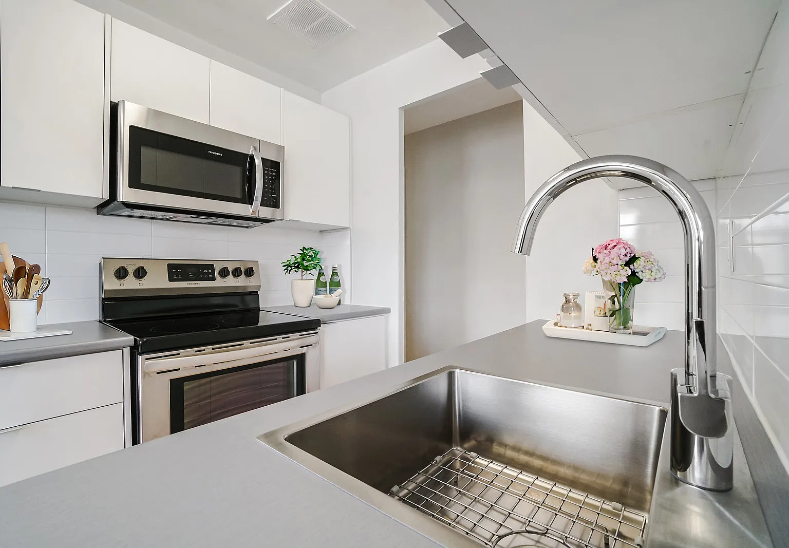 Belvedere Suites — Photo 1
