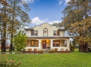 25 Weeks St, Patchogue, NY 11772