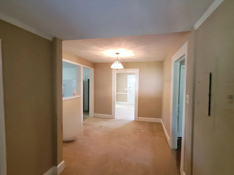 2105 College St — Photo 9
