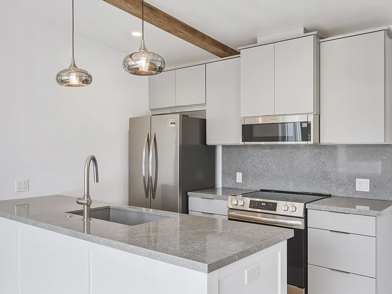 1182 Jewell Ave — Photo 8