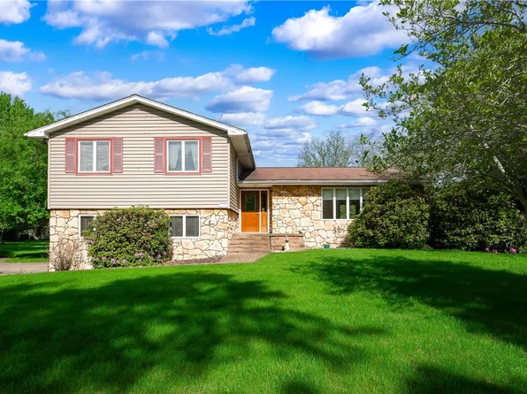 23 Kimberly Dr, Grove City, PA 16127