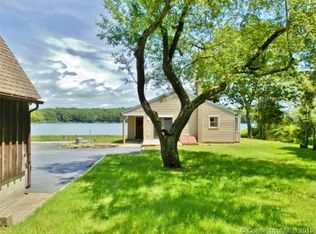 851 River Rd, Groton, CT 06355