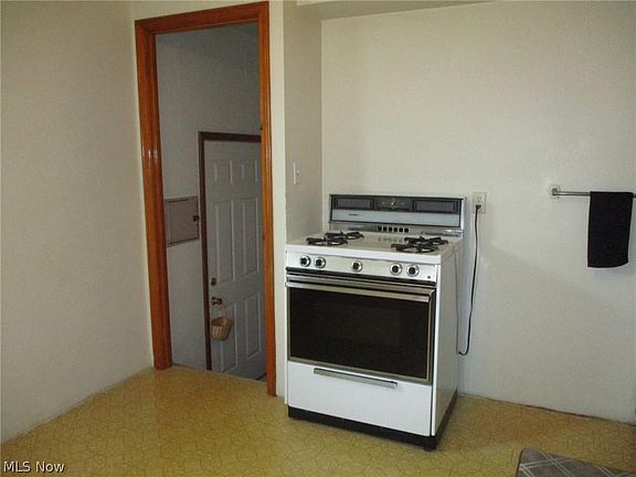 3rd image of 3020 Liggett Dr