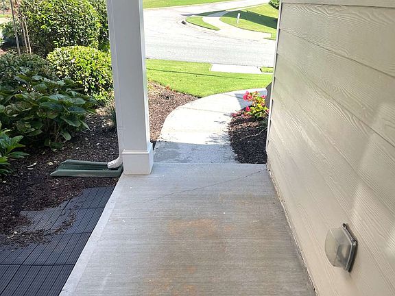 5th image of 102 Brianna Way