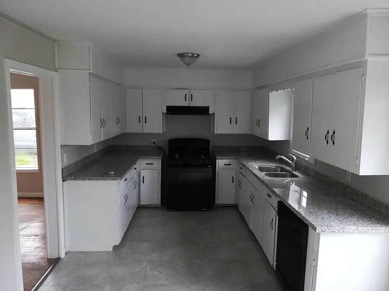 410 S San Jacinto St — Photo 6