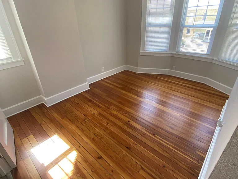 423 Lafayette Ave — Photo 10