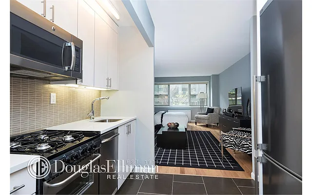 Rented by Douglas Elliman | media 15