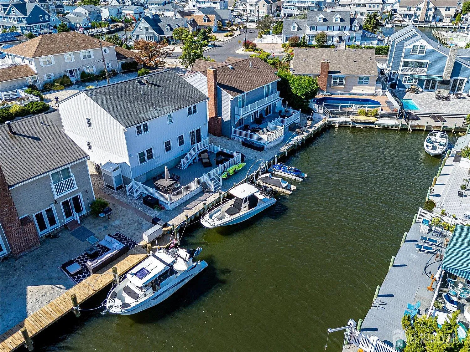 308 Cove Dr photo 1