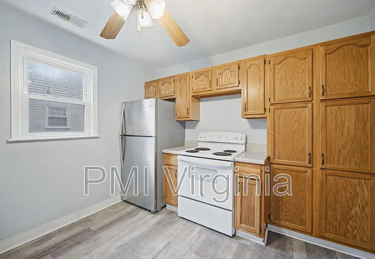 28 Harvard Rd — Photo 6