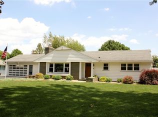 130 Locust Hill Dr, Rochester, NY 14618