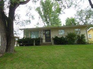 24 Ridge Dr, Decatur, IL 62521