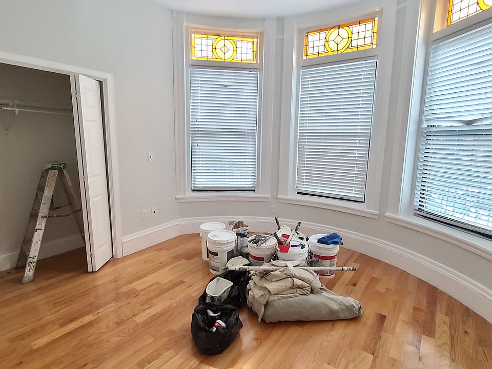 2nd image of 127 Saint Botolph St APT 3