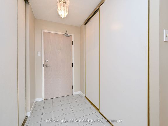 4th image of 330 Rathburn Rd W #609