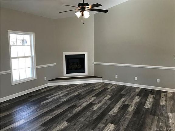 4th image of 303 Silver St