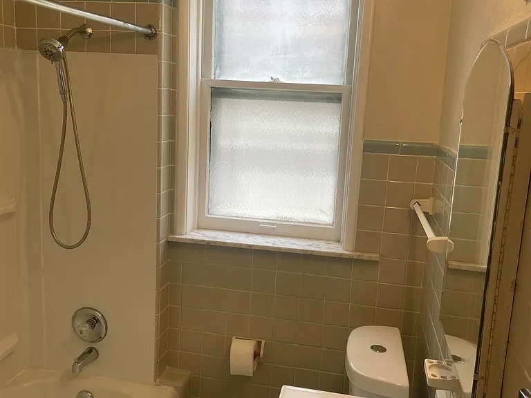 5244 Bancroft Ave #2 — Photo 18