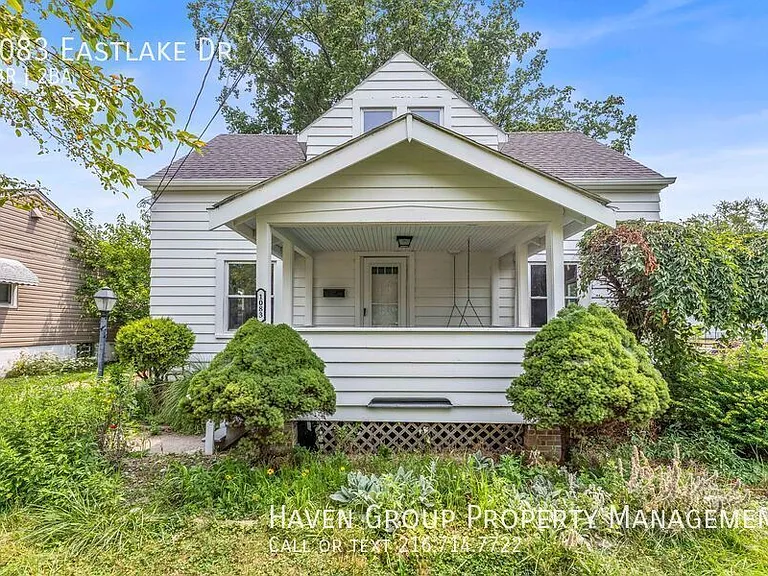 1083 Eastlake Dr — Photo 1