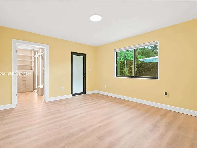 835 Malaga Ave — Photo 13