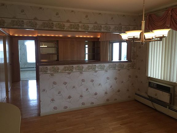2nd image of 90 Notre Dame Ave Fl 2nd