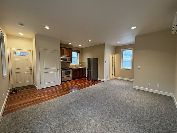 5th image of 1926 NW Overton St #1