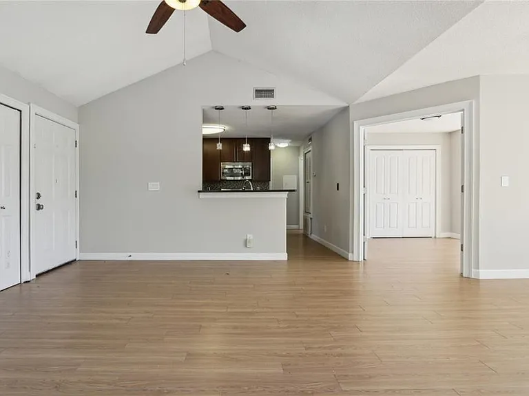1007 Sandy Lane Dr — Photo 8